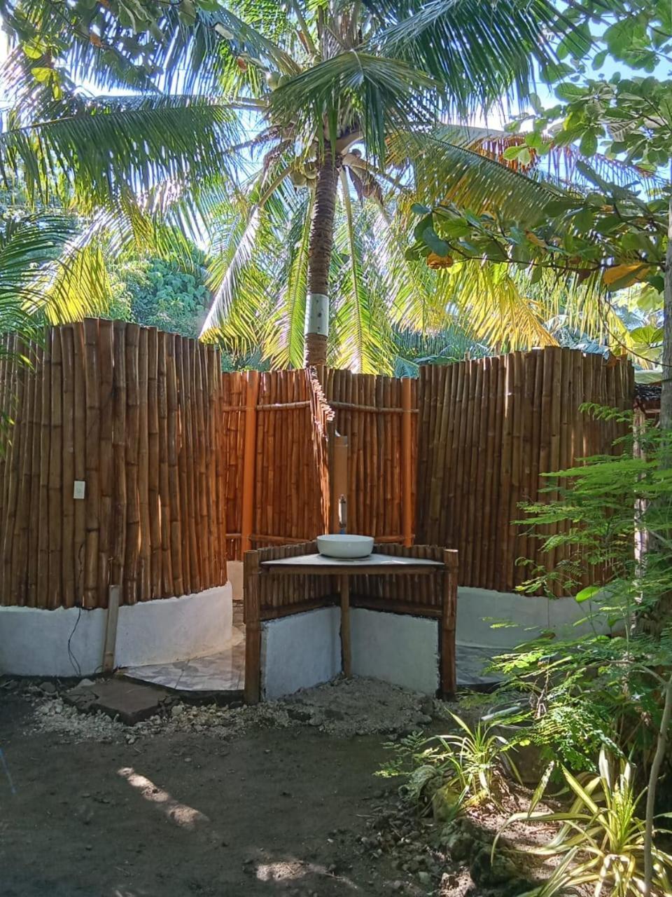 Georgia'S Neverland Hostel Malapascua Exterior foto